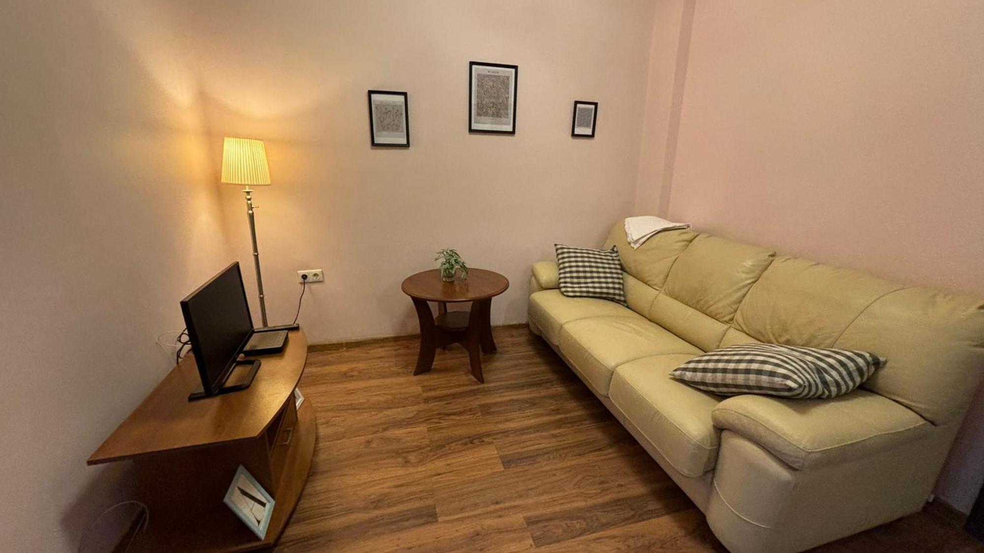 Quiet 2 Bedrooms Downtown Apart Szófia Kültér fotó