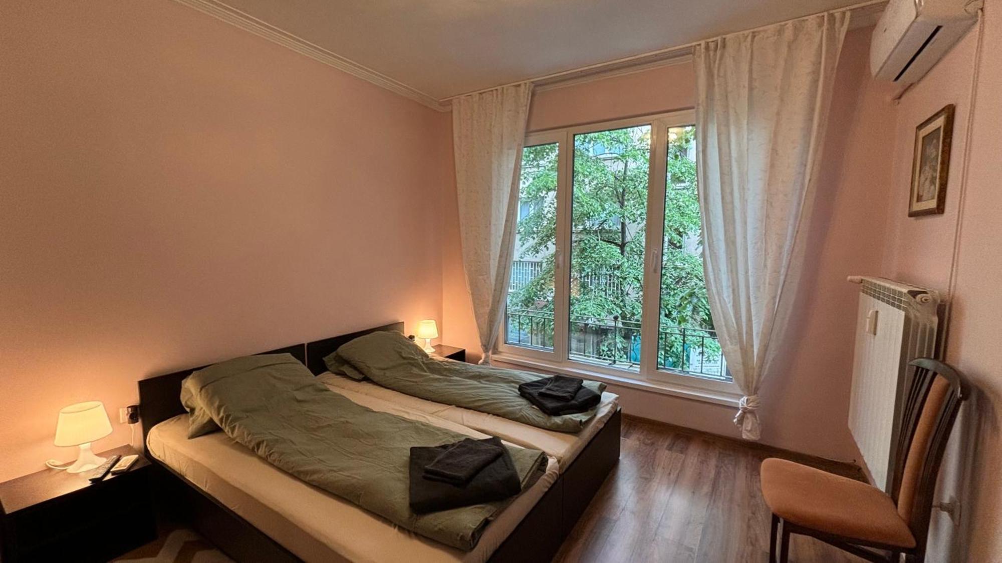 Quiet 2 Bedrooms Downtown Apart Szófia Kültér fotó