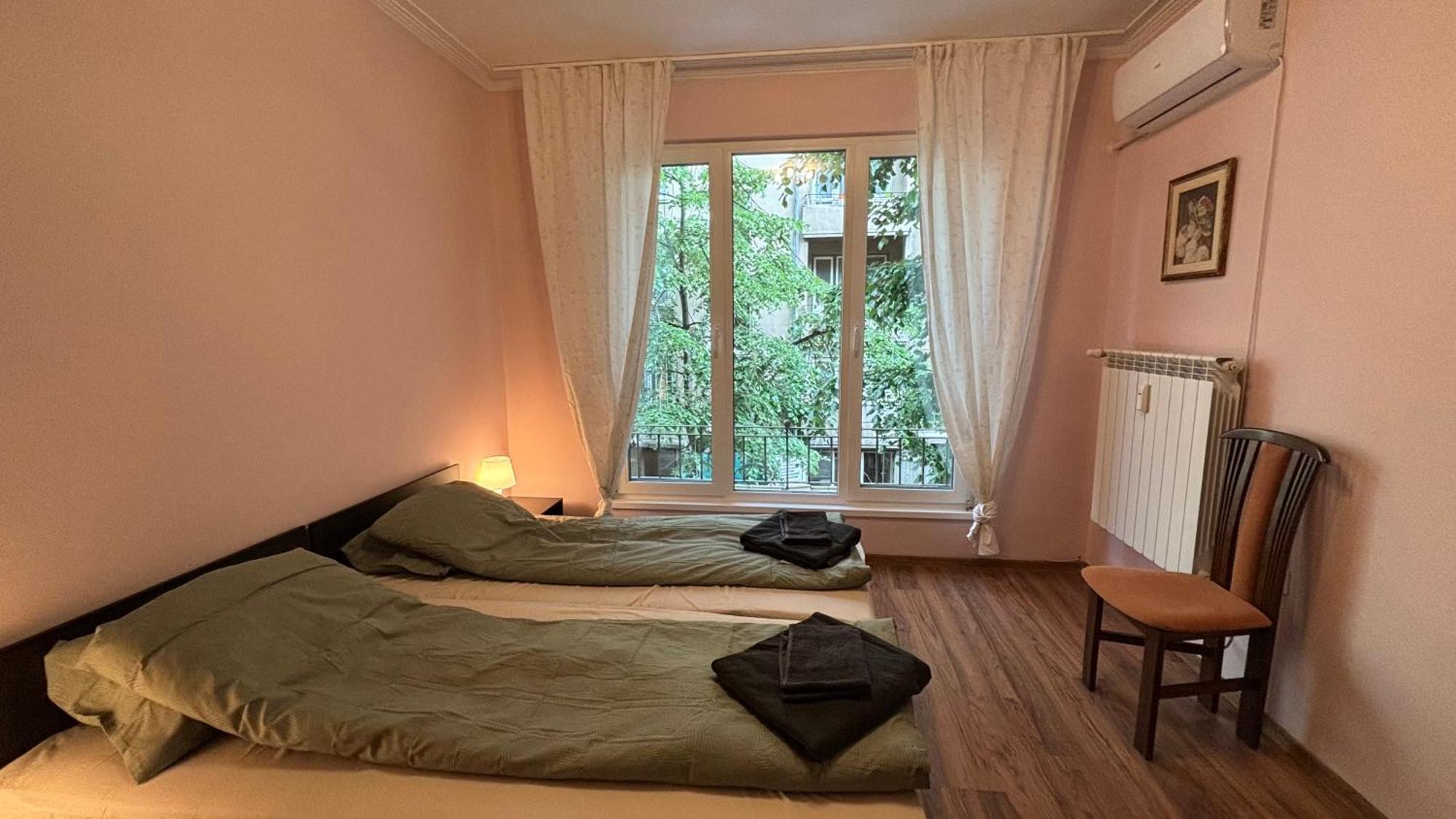 Quiet 2 Bedrooms Downtown Apart Szófia Kültér fotó